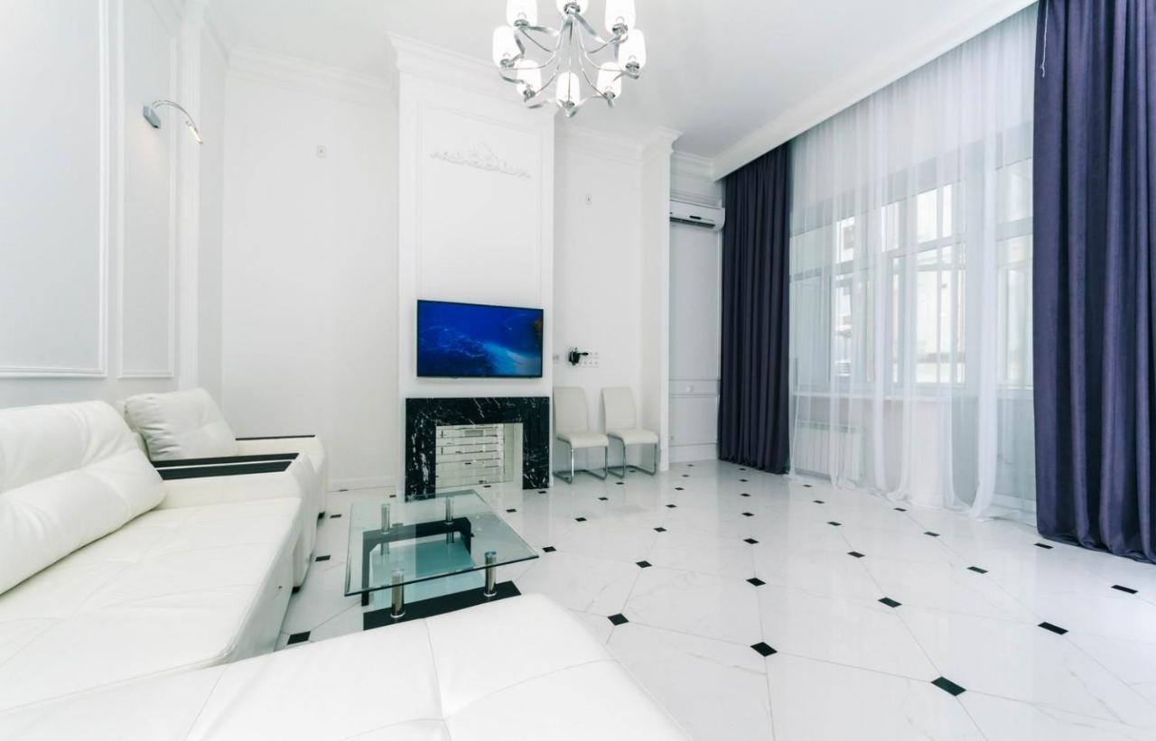 Luxury Beatiful Apartment On Pyshkinska Street Kiev Eksteriør bilde
