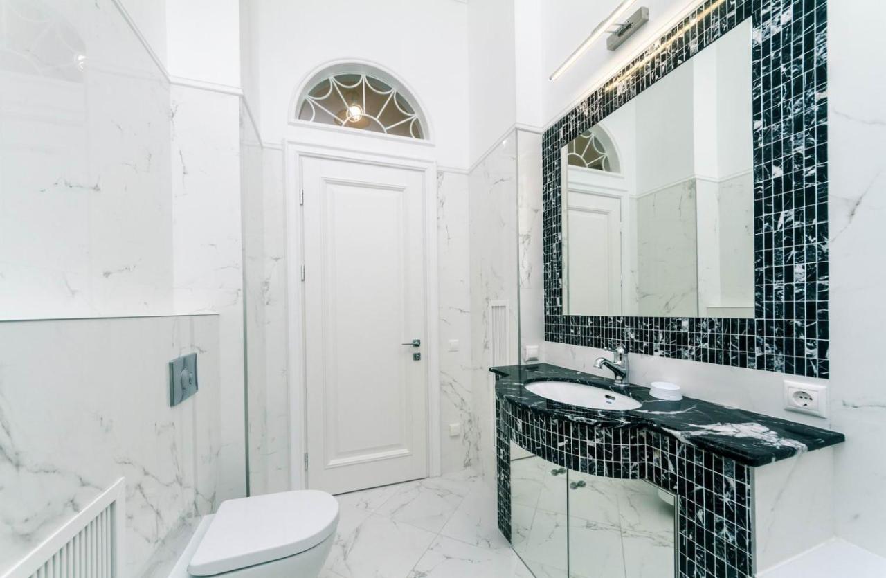 Luxury Beatiful Apartment On Pyshkinska Street Kiev Eksteriør bilde