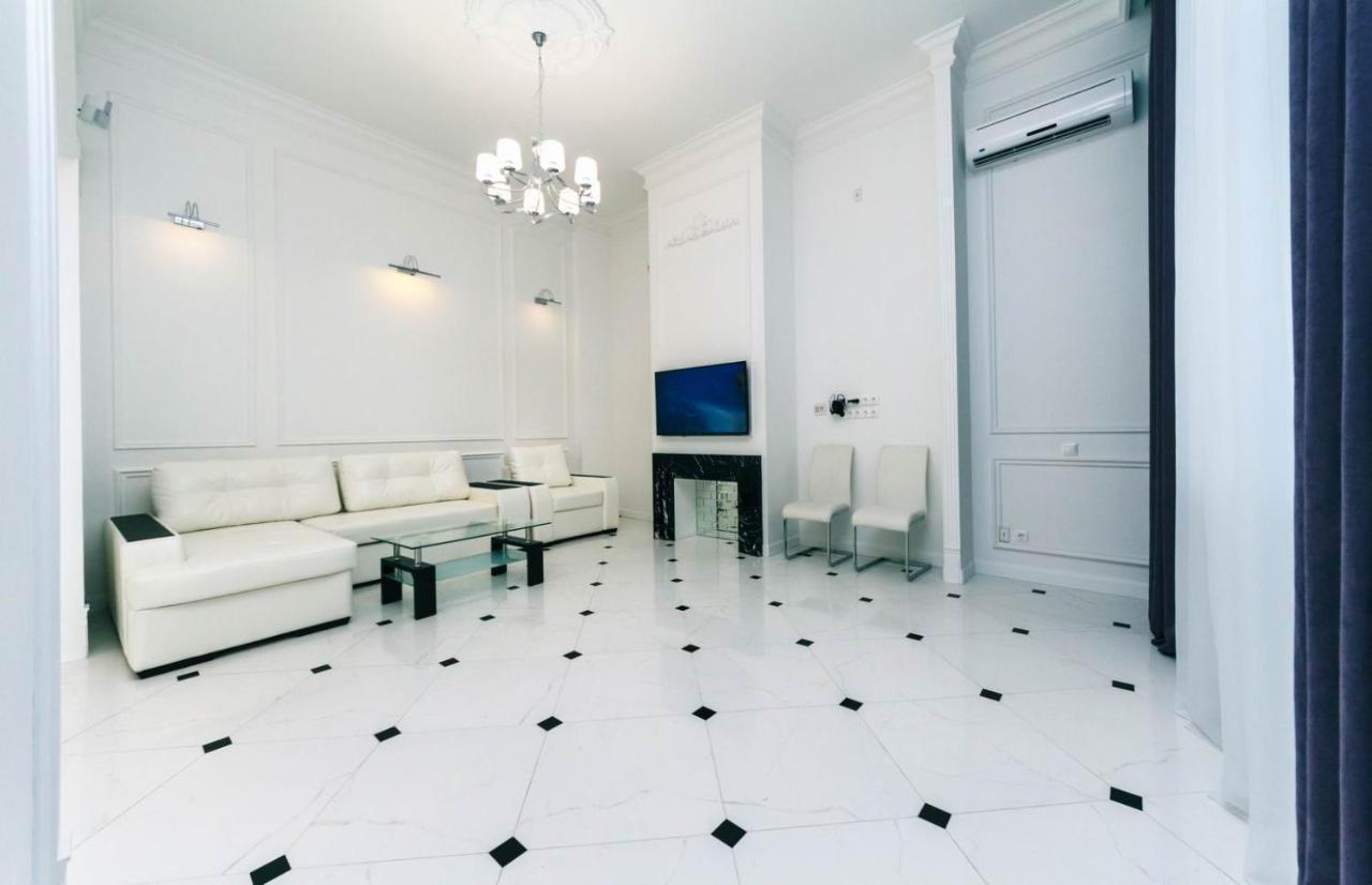 Luxury Beatiful Apartment On Pyshkinska Street Kiev Eksteriør bilde