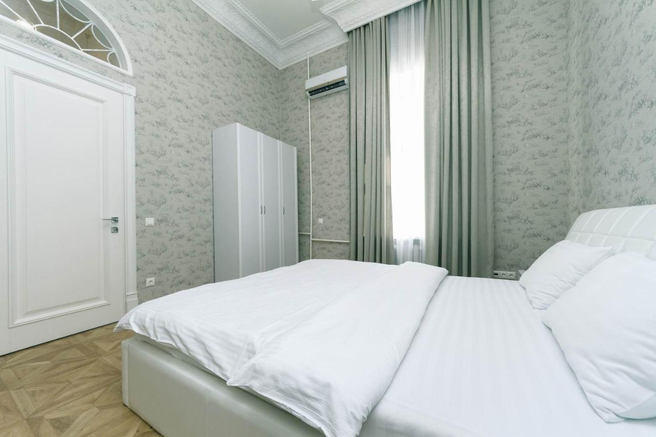 Luxury Beatiful Apartment On Pyshkinska Street Kiev Eksteriør bilde
